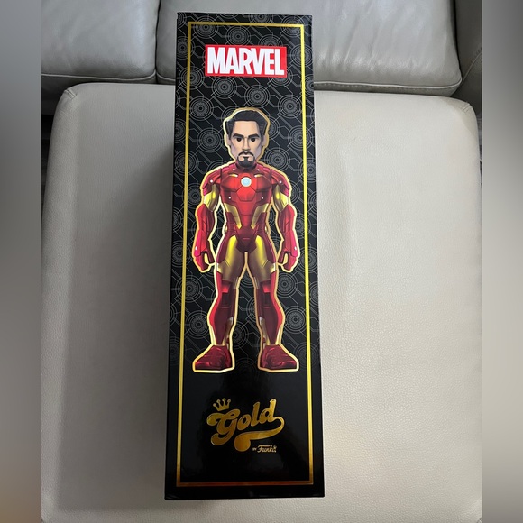 NWB - Funko x Marvel x VeVe Funko Gold 18” Iron Man Collectible - Gold 1/450 - Picture 8 of 11